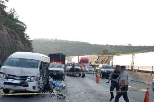 Video: Reabren carretera México-Querétaro luego de 2 horas cerrada por trágico accidente